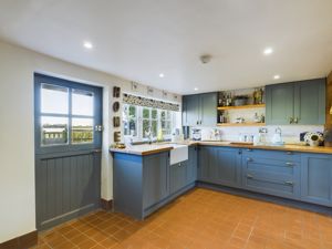 Kitchen- click for photo gallery